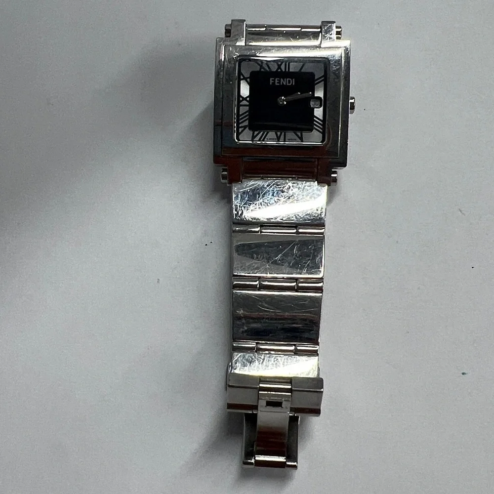 Fendi Quadro 6000G Stainless Steel Bracelet Wristwatch Black Dial Roman Numerals